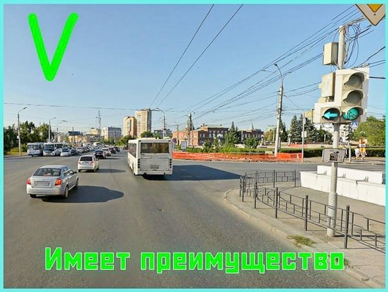 Омичам объяснили, как надо проезжать перекресток Маркса и Лермонтова Омичам объяснили, как надо проезжать перекресток Маркса и Лермонтова